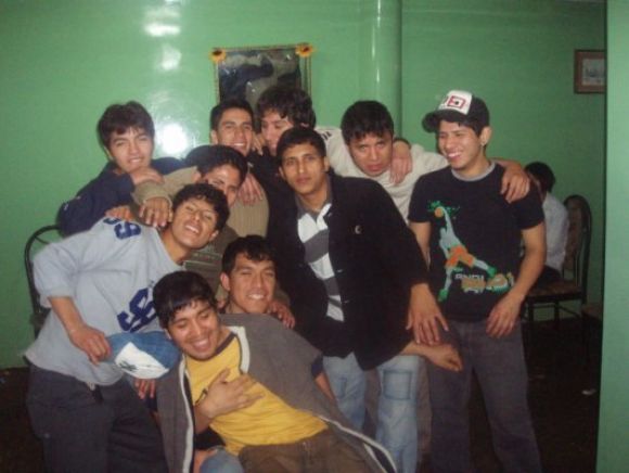 JAJAJA PUROS PIRAÑAS xD