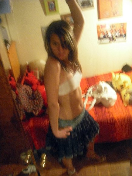 posando