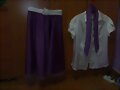 Una de las faldas,camisa y pa&ntilde;uelo para el cuello