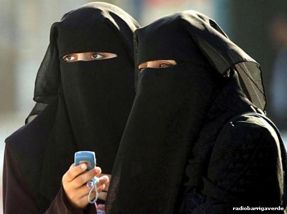 EL BURKA-SUMISION PODER O RELIGION