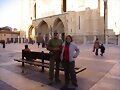 Ksoyo y su costillo delante de la Catedral de Le&oacute;n