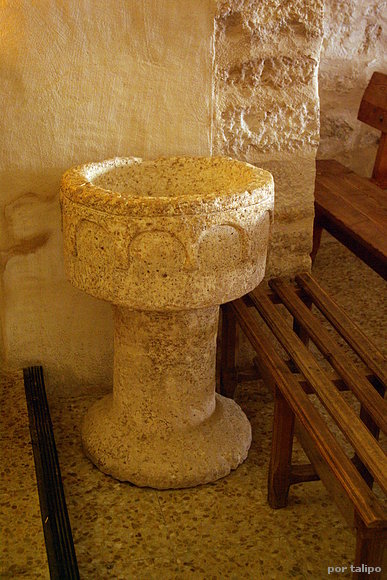 Pila de agua bendita