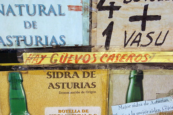 En una tienda de alimentación de Gijón