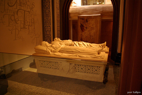 Los sepulcros de Isabel y Juan Diego