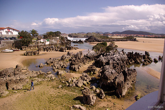 Playa de los Barcos, Quejo-Isla