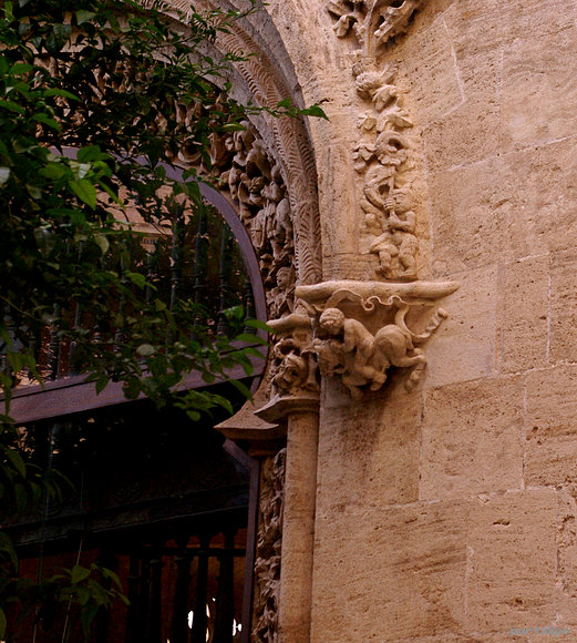 Arco y capitel