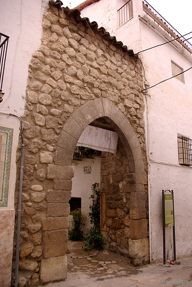 Puerta de los Santos