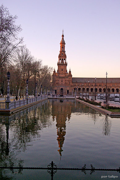 Torre Norte y su reflejo