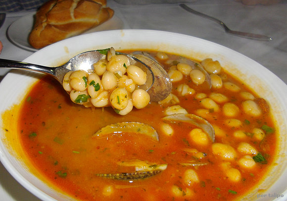 Garbanzos con almejas