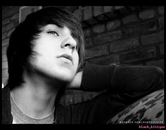 este chico se meece un monumento^^