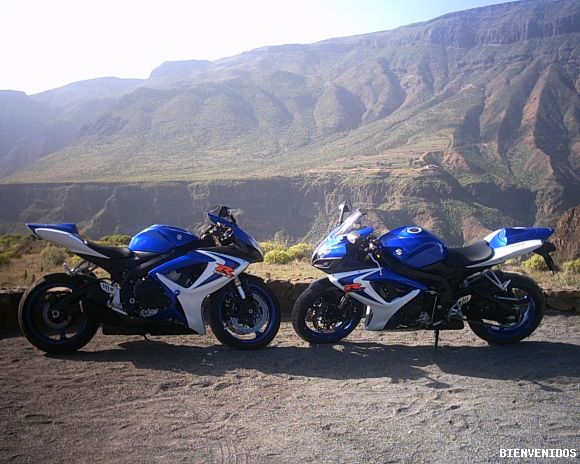 MI MOTO Y SU AMIGA