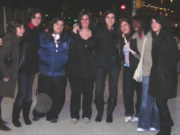 Oye.... me enseñas la....... nuca? xD--->Carinne