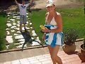 AL AGUA PATO NADA MAS LLEGAR A LA CASA RURAL