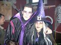 lapareja de brujos en halloween