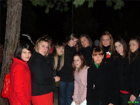 ESAS NENAS DEL CLAN CHULIS