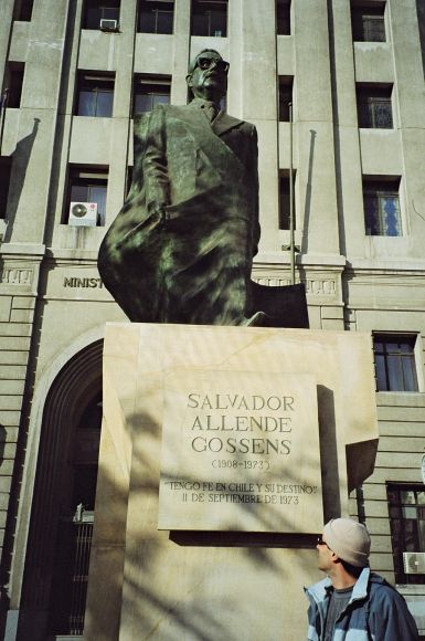 Homenaje a Salvador Allende
