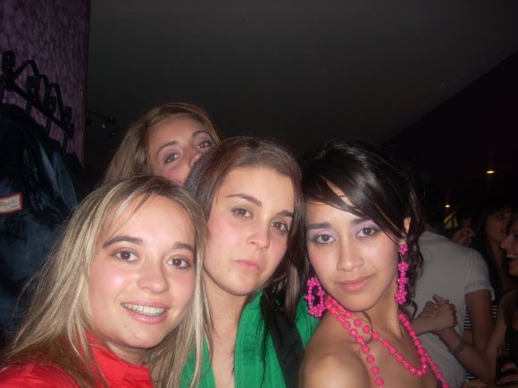 ANA, PATRI Y BEA, QUE MONAS.....