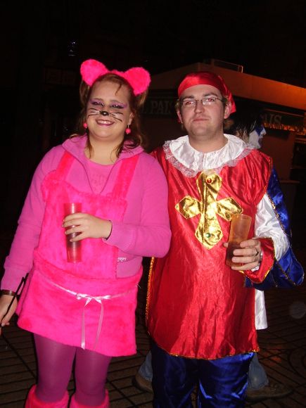 VIVA ESTA PAREJA, QUE MONOS VERDAD?