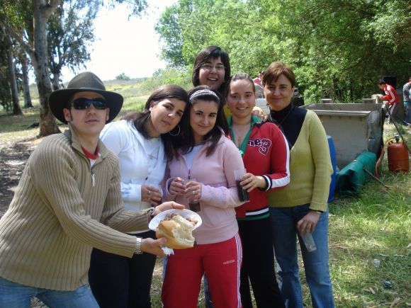 JUAN PABLO, AZUCENA, BELEN, LOLI, ANA Y JUANI