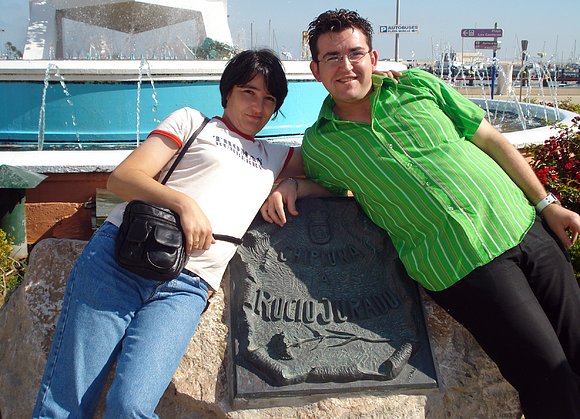 ALMUDENA Y YO JUNTO A LA FUENTE