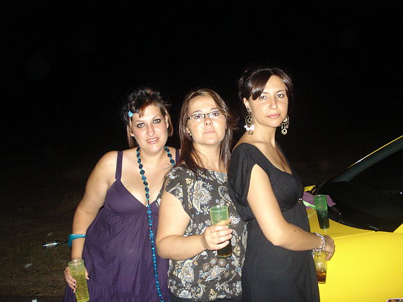 VANE, CHUSY Y MONIKA
