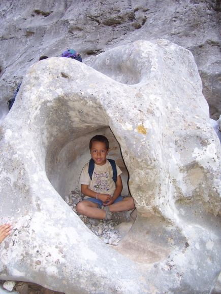 NICOLÁS EN EL TORRENTE