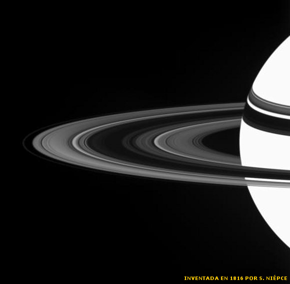 SATURNO Y SUS ANILLOS