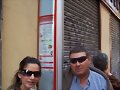 esperando al autobus