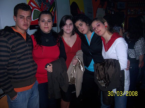 en el bar casi que no