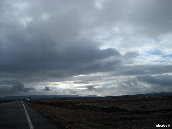 cielos y tierras