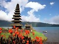templo ulin damu laga bratan bali indonesia
