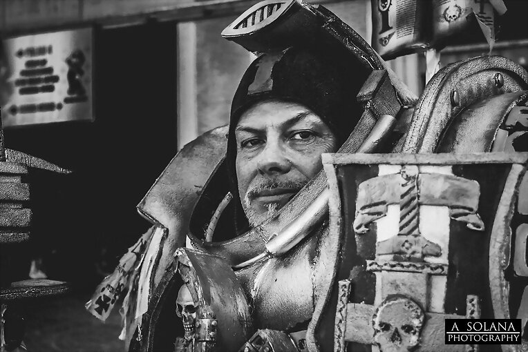 caballero gris cosplay