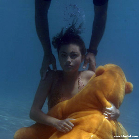 ¡Cleo y Teddy bajo el agua!