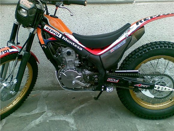 Montesa 4rt con asiento adaptado