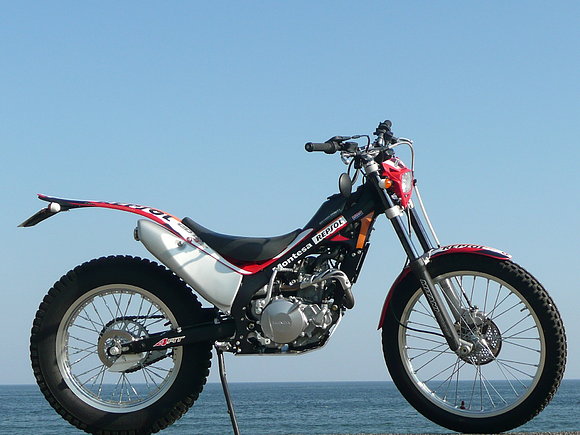 Montesa 4 rt con asiento y piloto trasero