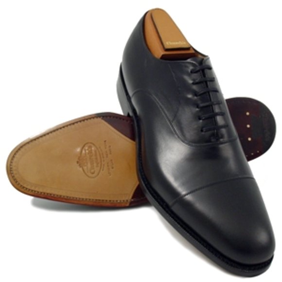 ¿QUÉ NOS CUENTAN LOS ZAPATOS?