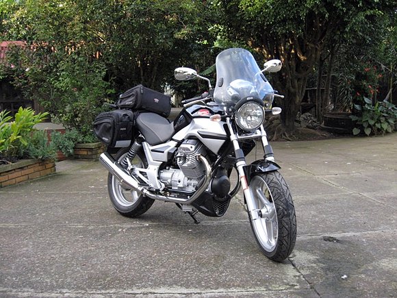 Breva 750 c/cúpula Givi