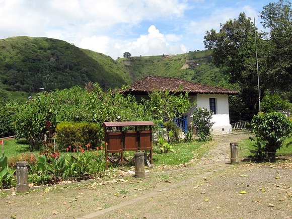 Ujarrás Costa Rica
