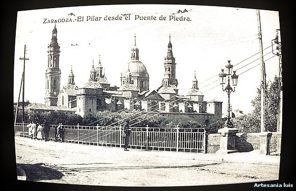 El Pilar desde el Puente de Piedra..