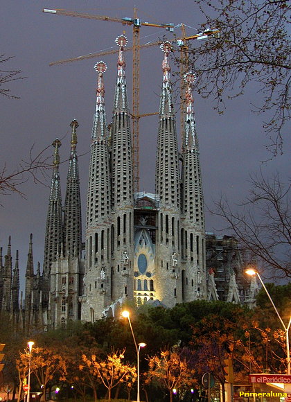 LA SAGRADA FAMILIA (BARCELONA)