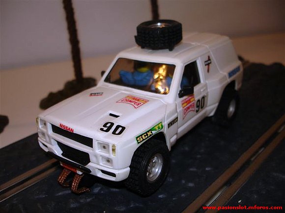 scalextric nissan patrol blanco
