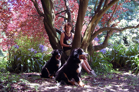 Sara con las hermanísimas