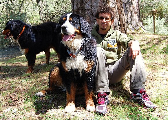 MOZA AL FONDO, JANIS Y ALFONSO