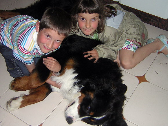 mateo con unos amigos