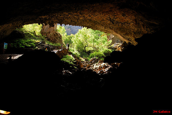 ENTRADA A LA CUEVA DE VALPORQUERO