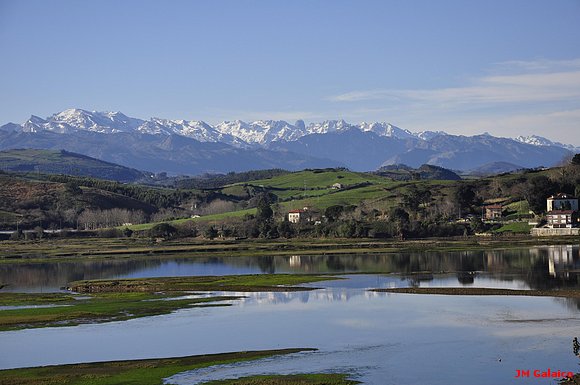 PICOS DE EUROPA  DESDE LA RIA DE SAN VICENTE