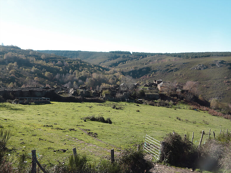 FIAIS. PUEBLO ABANDONADO DEL SUR DE LUGO