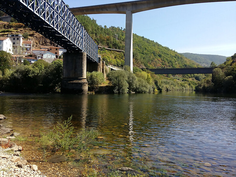 CONFLUENCIA MIÑO - SIL. OS PEARES . LUGO