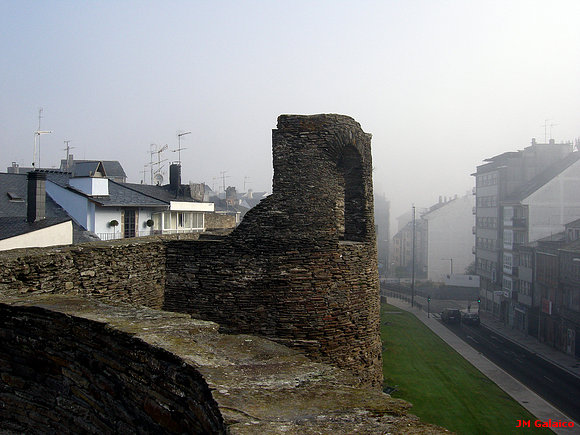 MURALLA DE LUGO DESDE" A MOSQUEIRA"
