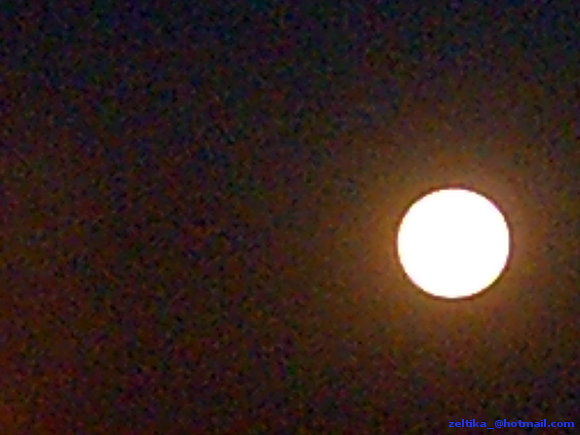 la luna más hermosa alumbrado el H.C.M.